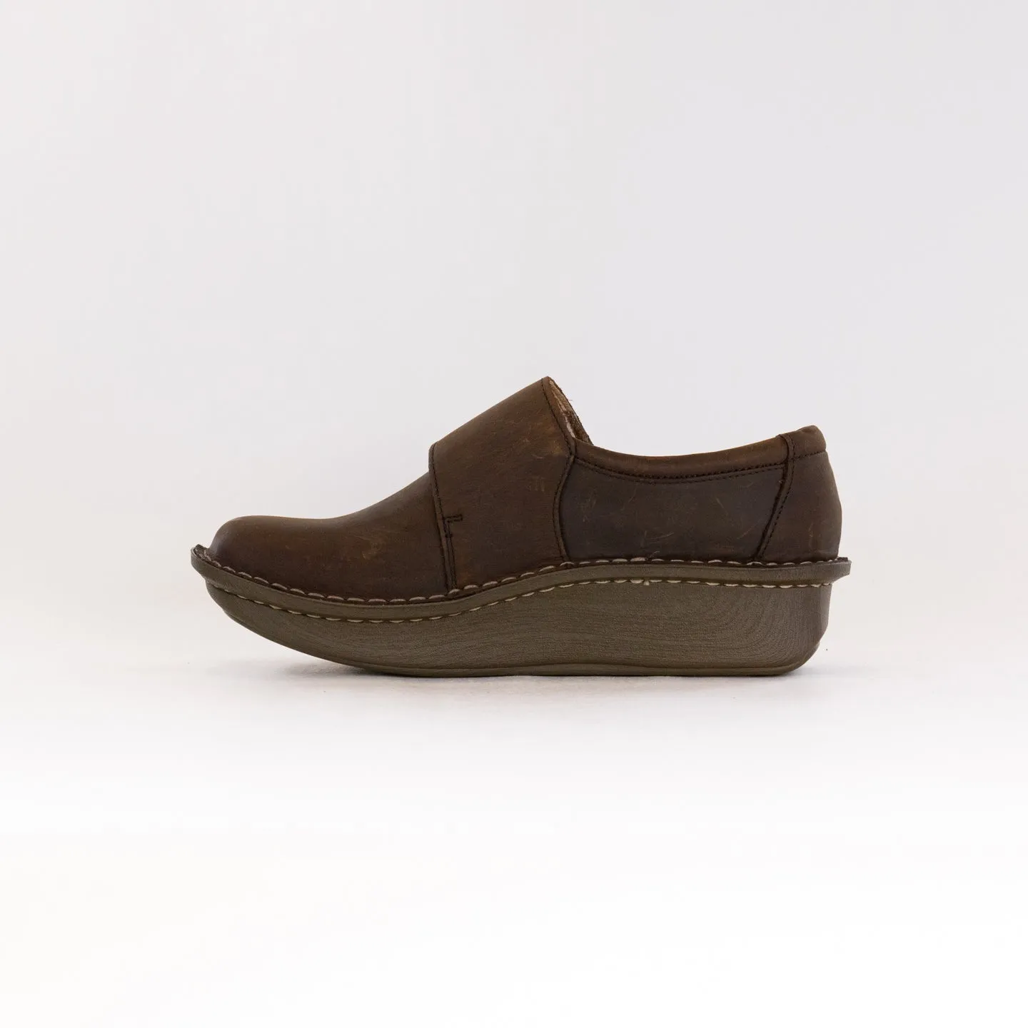 Alegria Deliah (Women's) - Oiled Brown Leather gravel road