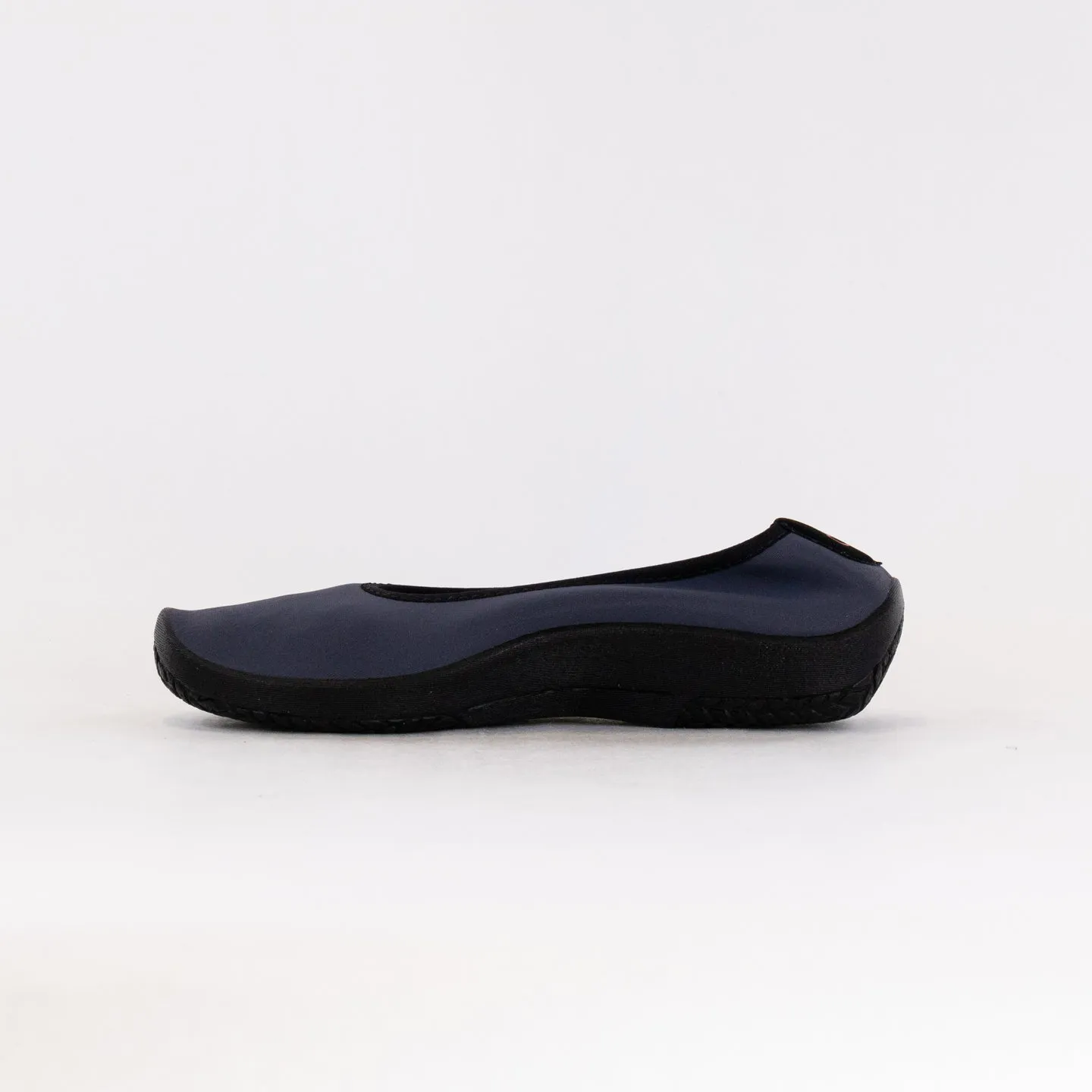 Arcopedico Lolita (Women's) - Grey field walk