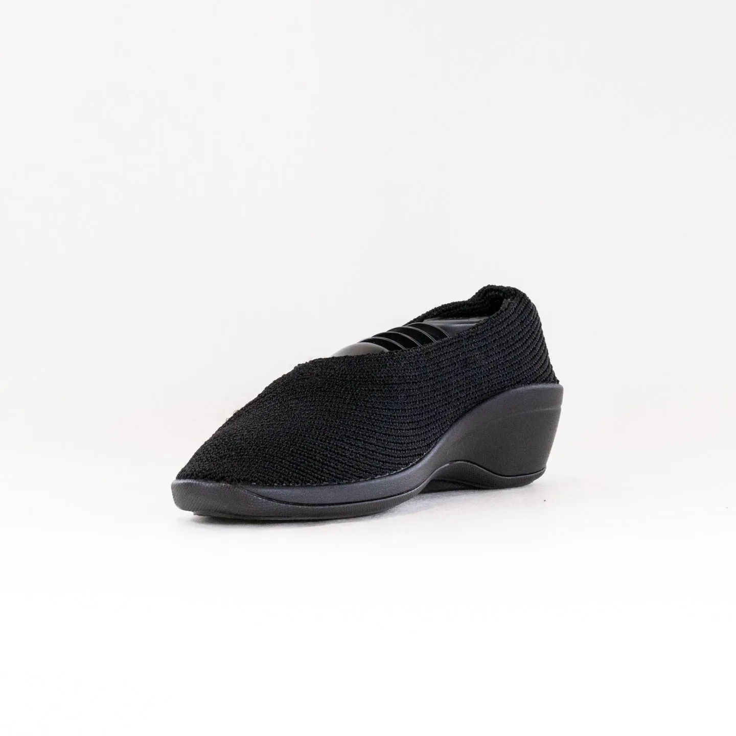 Arcopedico Mailu (Women's) - Black stretch fabric