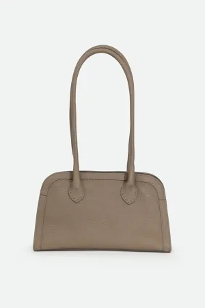 ARDEN 12 BAG IN ITALIAN TAUPE TRIM LEATHER sporty touch ARDEN 12 BAG IN ITALIAN TAUPE TRIM LEATHER tone match