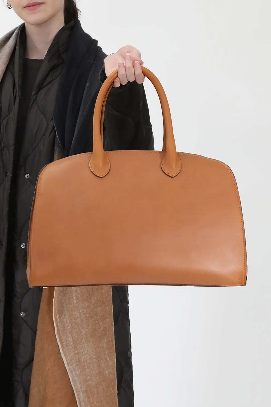 ARDEN HANDBAG IN FRENCH BARENIA LEATHER NATURAL CUOIO urban life