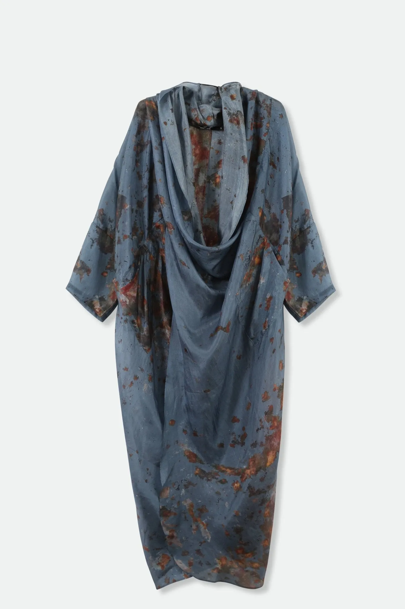 ATHENA CAPE WRAP IN PRINTED SILK MARBLED EARTH street mood
