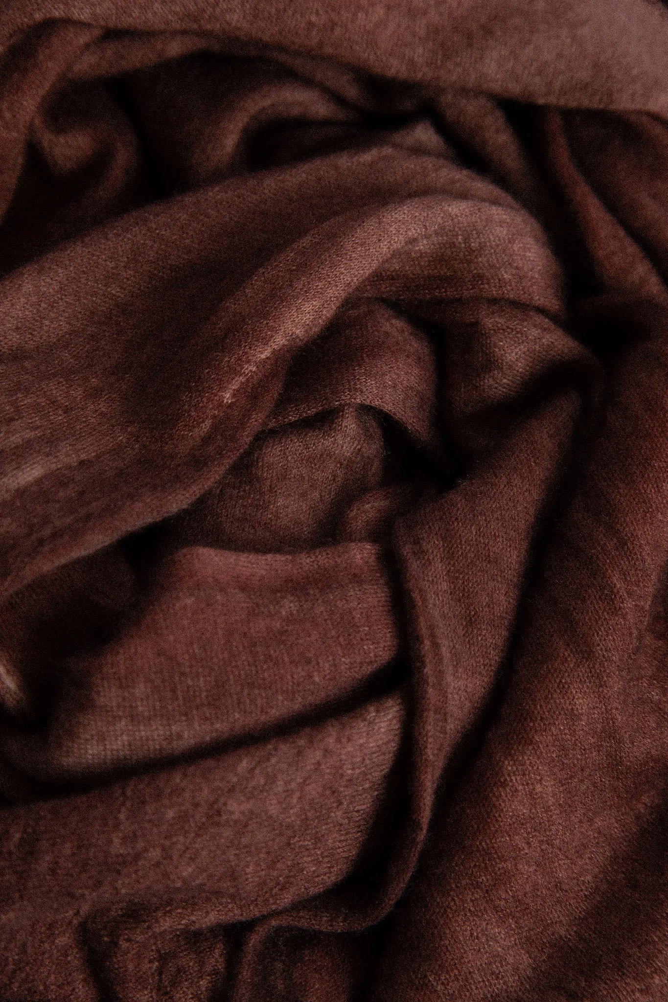 BASILE CREW IN HAND-DYED LIGHTWEIGHT CASHMERE soft embrace