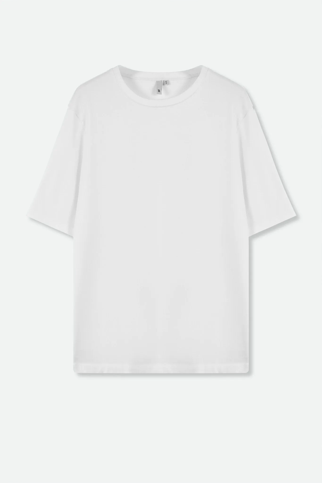 BOYFRIEND CREW T-SHIRT IN PIMA COTTON STRETCH minimal style