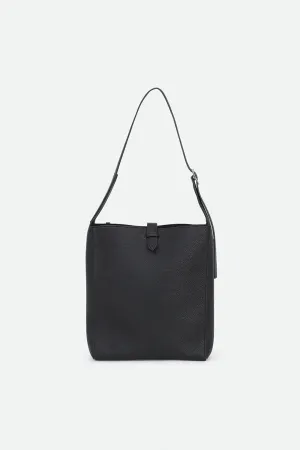 BRIO BUCKLE BAG IN ITALIAN CALFSKIN BLACK wide fit BRIO BUCKLE BAG IN ITALIAN CALFSKIN BLACK everyday use