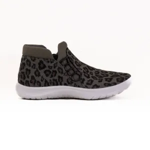 Clarks Adella Pine (Women's) - Dark Olive strong hold Clarks Adella Pine (Women's) - Dark Olive track master