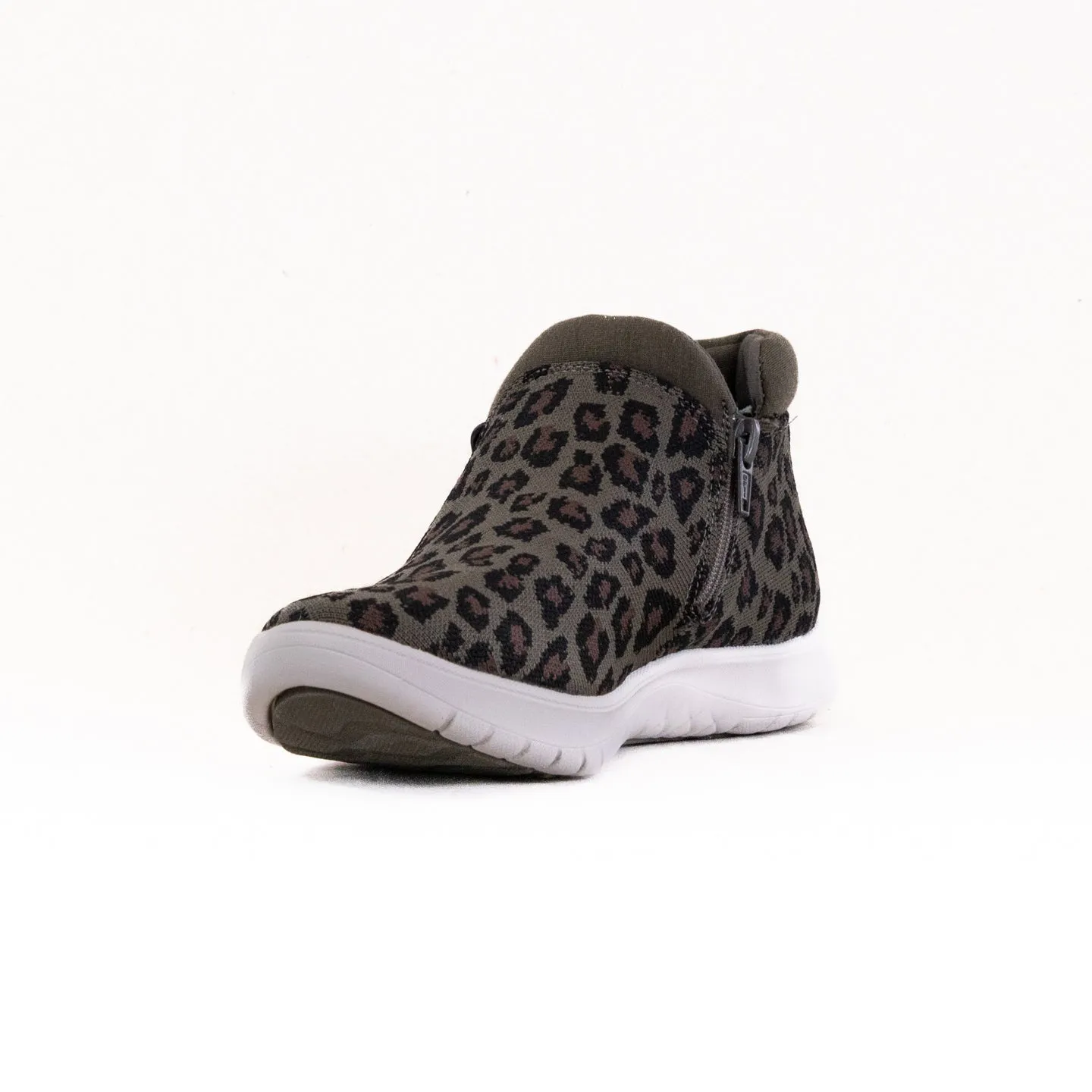 Clarks Adella Pine (Women's) - Dark Olive edge guard