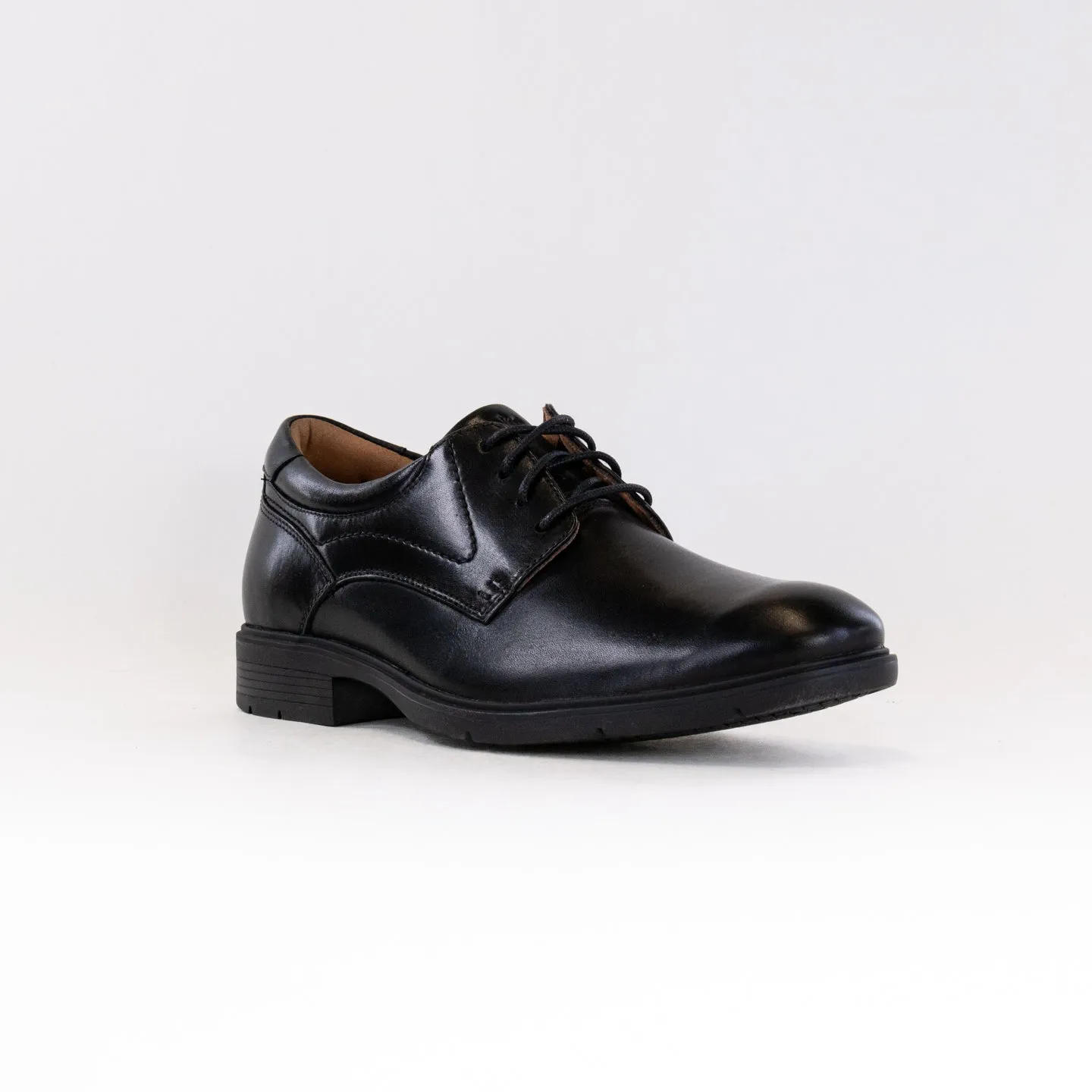Clarks Eldredge Plain Toe Oxford (Men's) - Black Leather balance tech