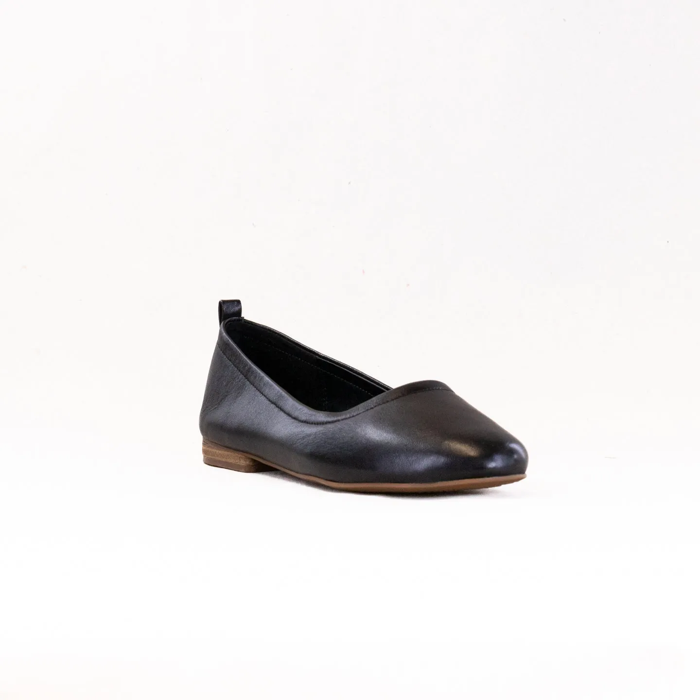 Clarks Fawna Soft (Women's) - Black Leather confidence boost