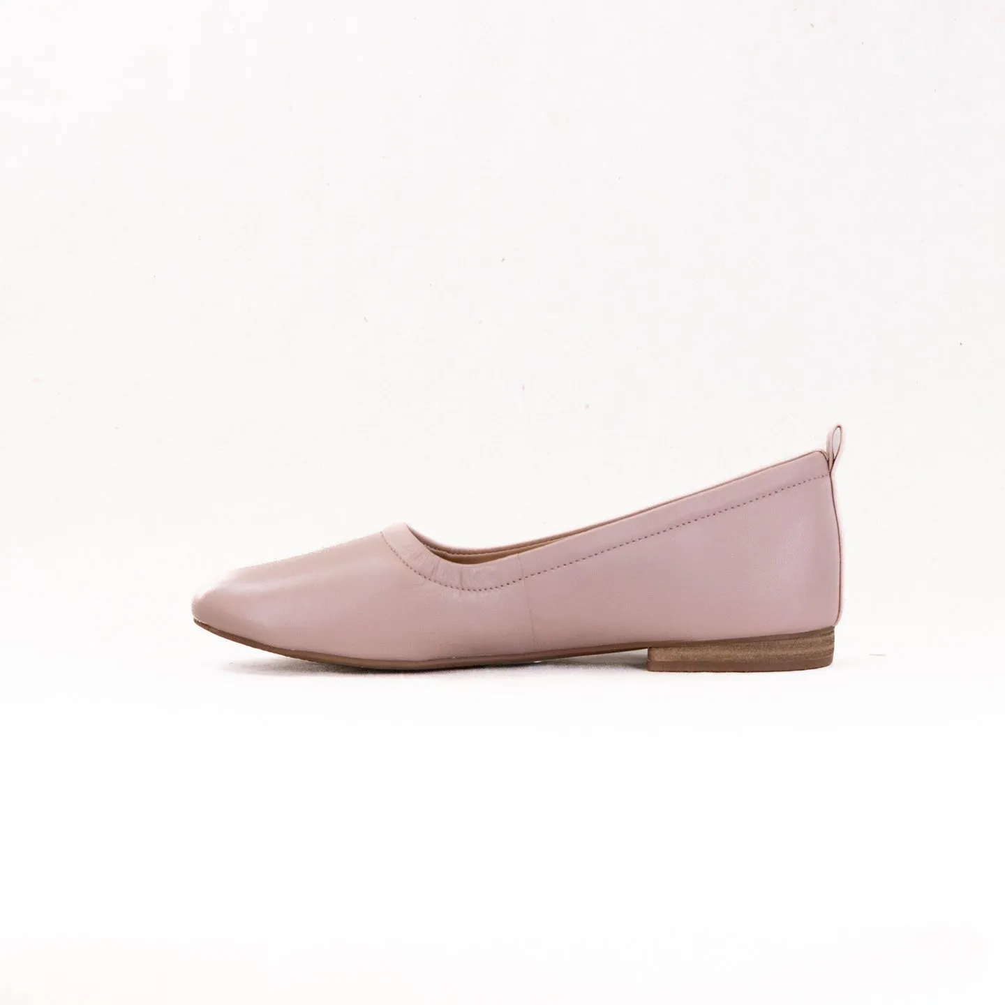 Clarks Fawna Soft (Women's) - Light Pink Leather concrete jungle