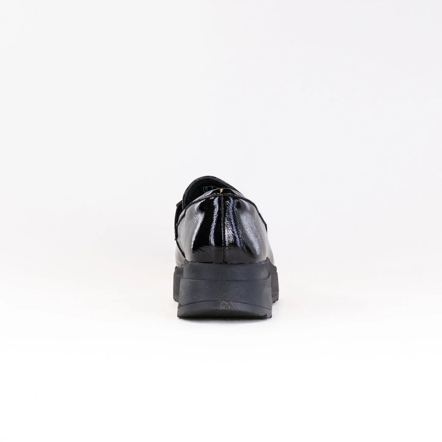 Clark's Loriini Izzy (Women's) - Black Patent travel shoes