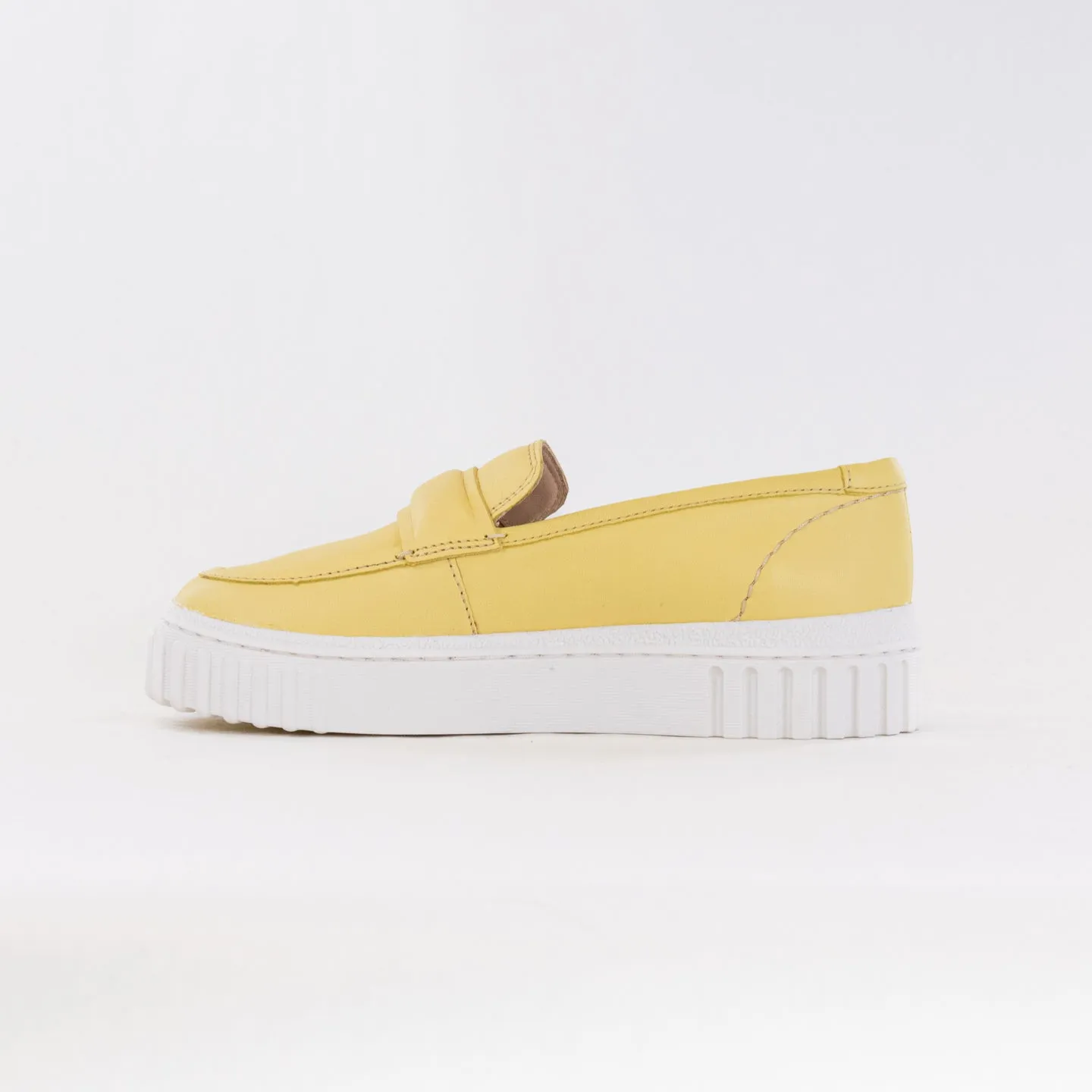 Clarks Mayhill Cove (Women's) - Yellow cross terrain