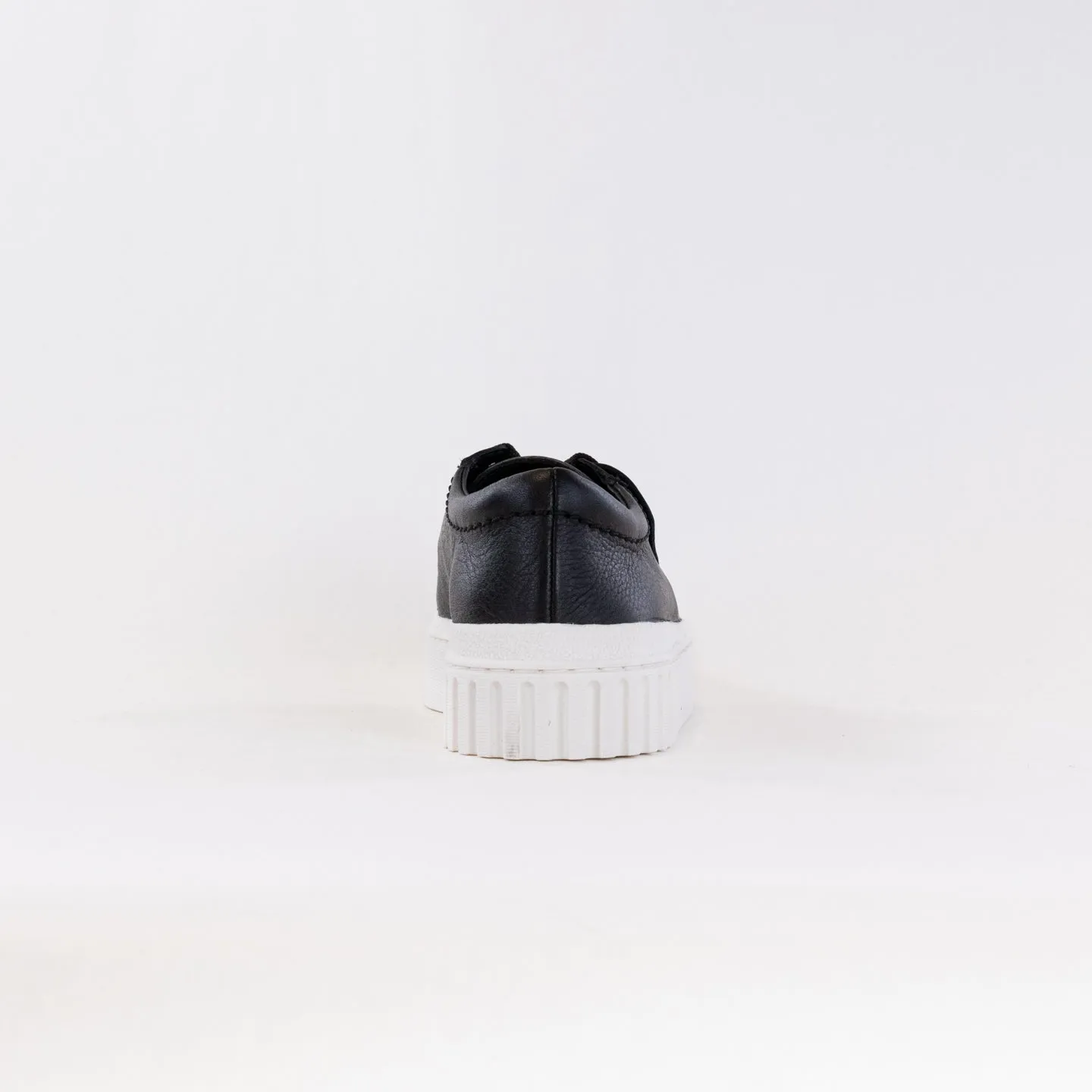 Clarks Mayhill Walk (Women's) - Black understated elegance