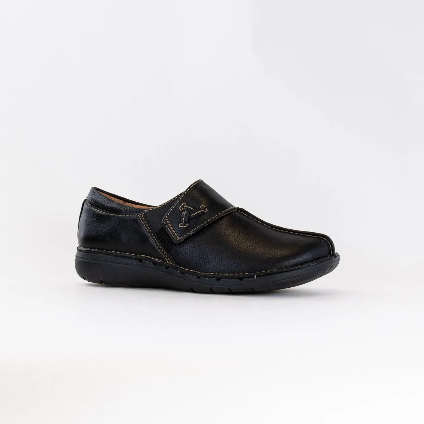 Clarks Un Loop Ave (Women's) - Black completes outfits