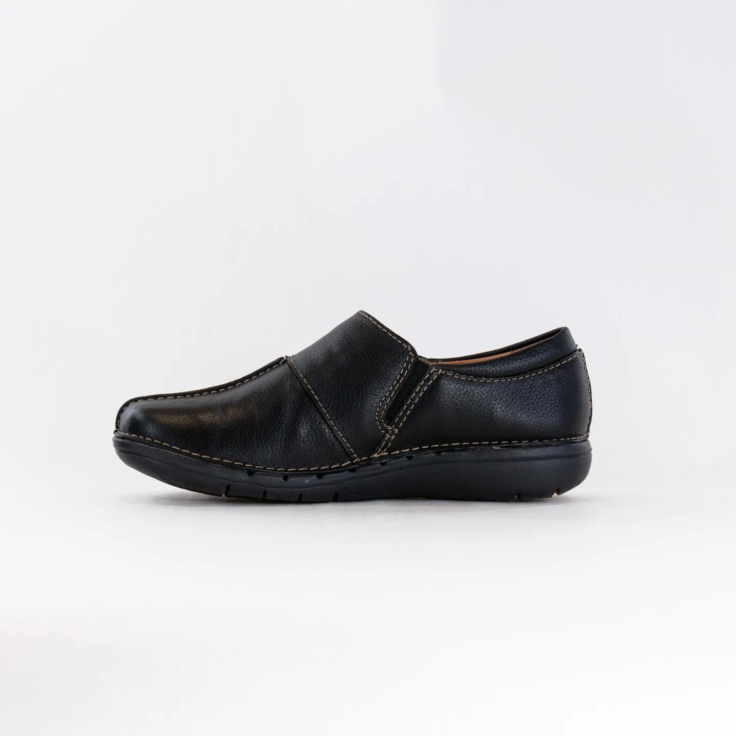 Clarks Un Loop Ave (Women's) - Black understated elegance