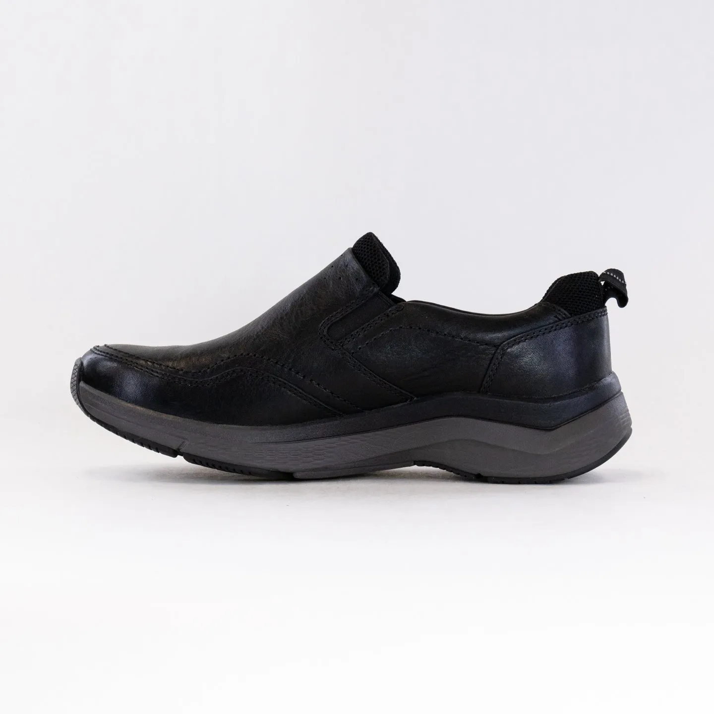 Clarks Wave Edge (Men's) - Black balance tech