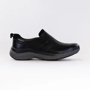 Clarks Wave Edge (Men's) - Black outdoor day Clarks Wave Edge (Men's) - Black trail strength