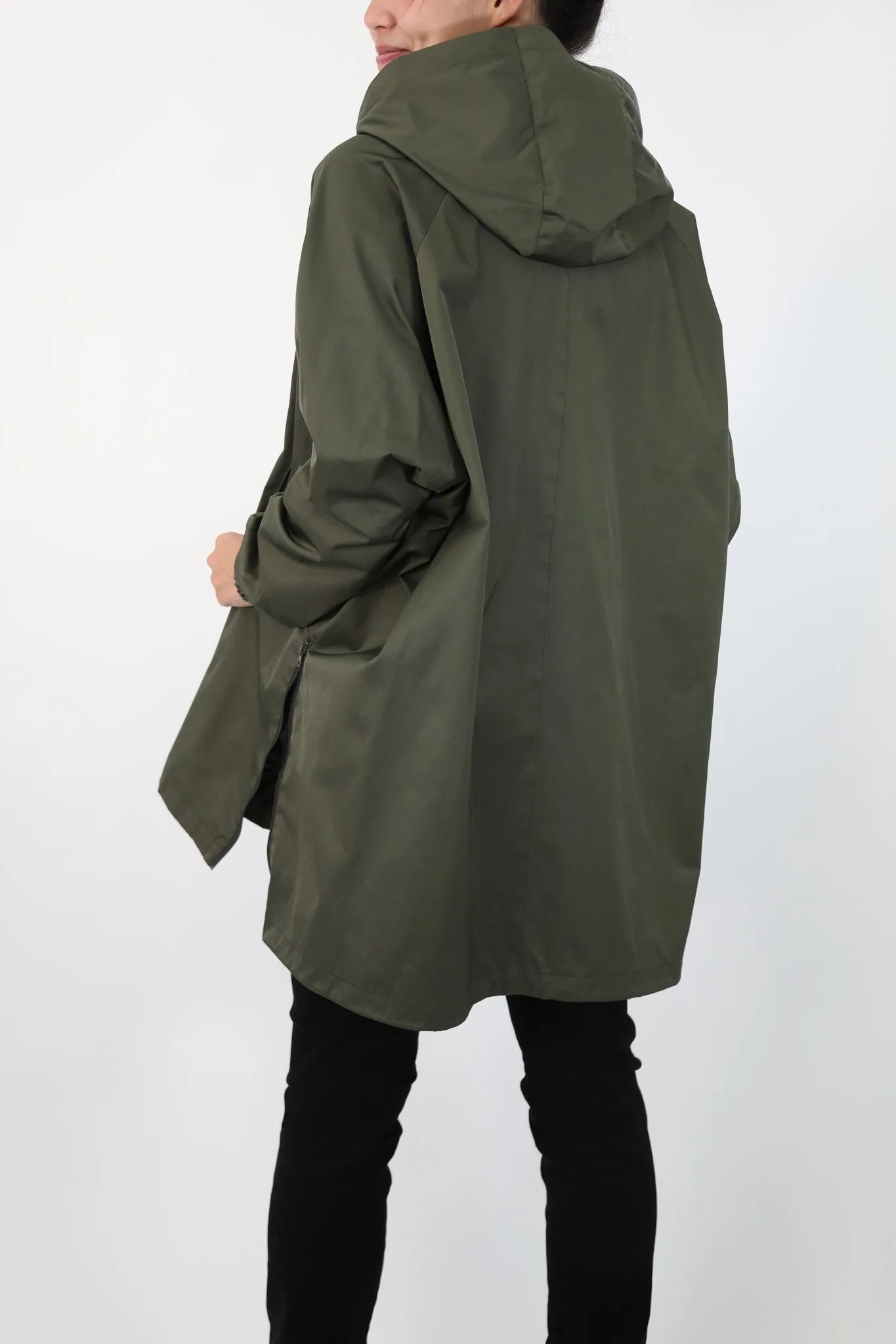 CORTINA RAIN COAT outdoor look
