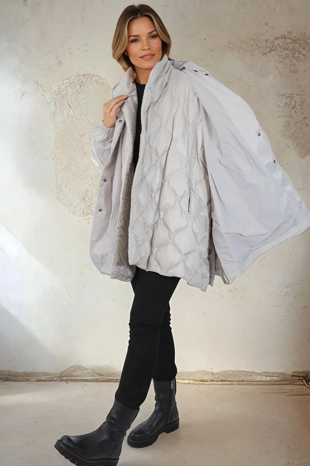 CORTINA RAIN COAT travel essential