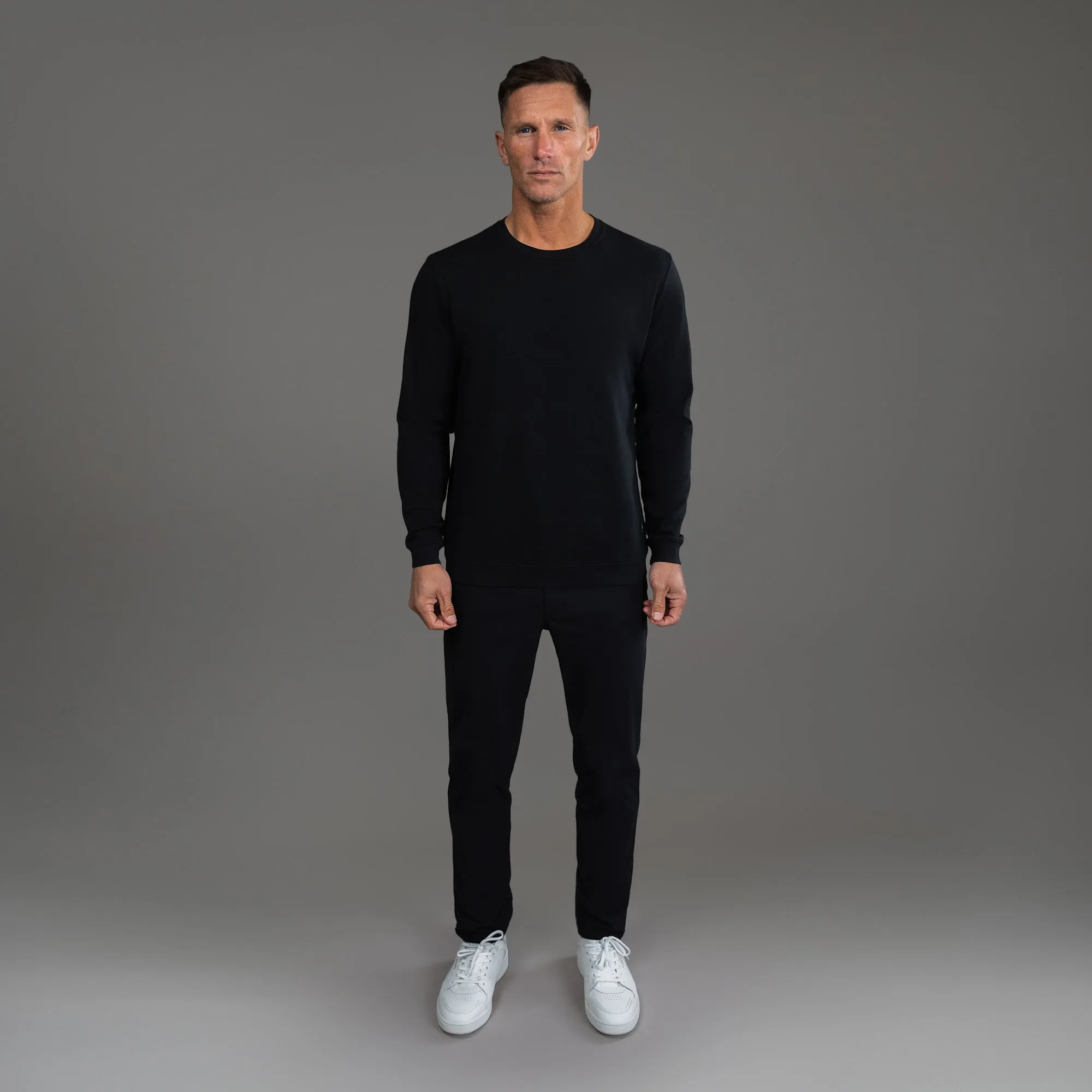 Cumulus Crew Pullover - Black center focus