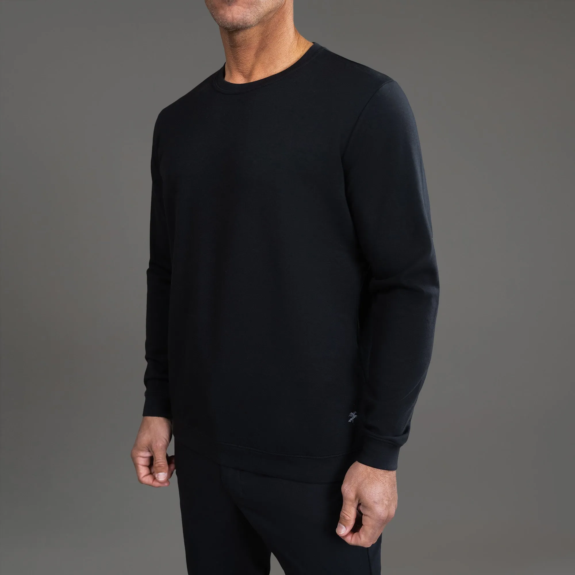 Cumulus Crew Pullover - Black home comfort