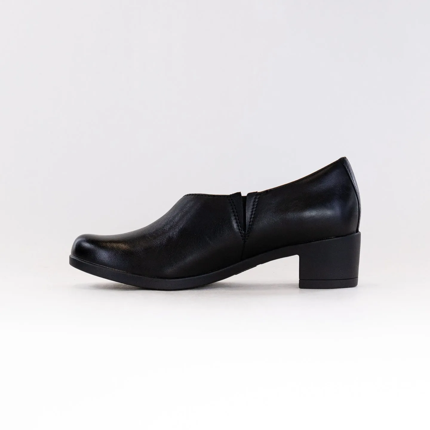 Dansko Camdyn (Women's) - Black Burnished Nubuck noise reduction