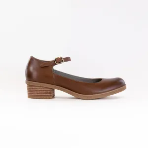 Dansko Deena (Women's) - Tan Waterproof Burnished metallic accents Dansko Deena (Women's) - Tan Waterproof Burnished velcro option