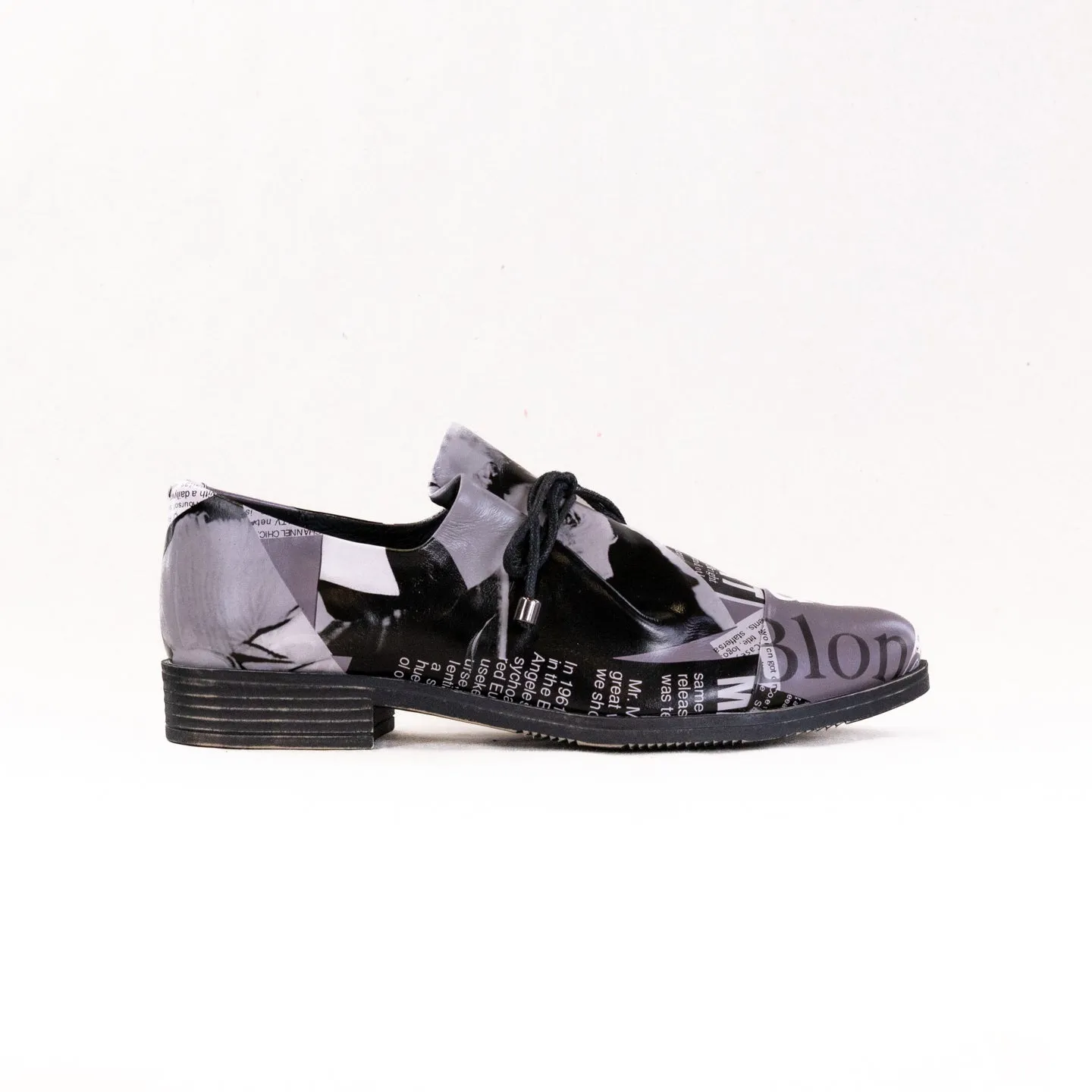 Django And Juliette Kotty (Women's) - News Print Leather dry zone