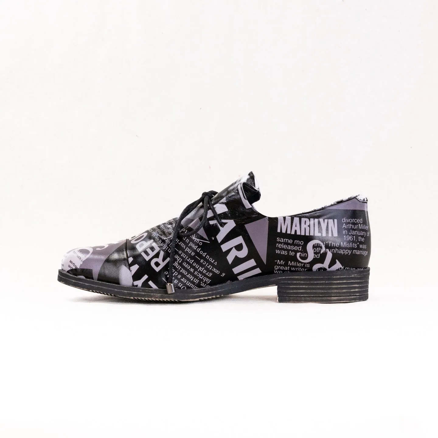 Django And Juliette Kotty (Women's) - News Print Leather friction lock