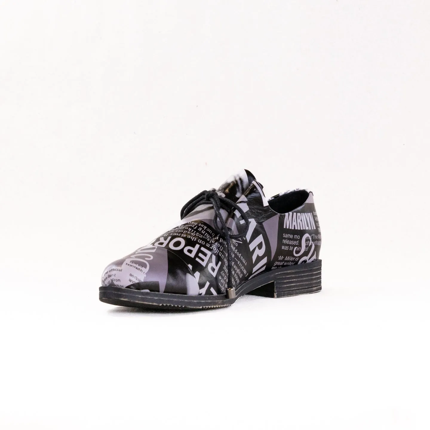 Django And Juliette Kotty (Women's) - News Print Leather weather flex