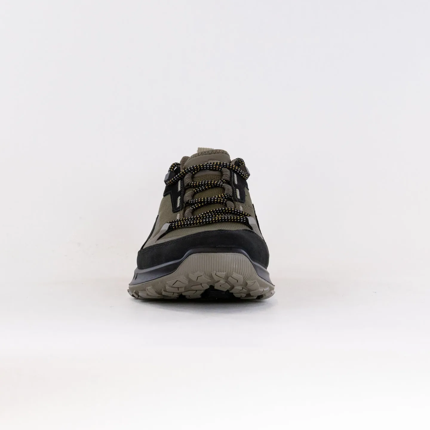 ECCO ULT-TRN Waterproof Low (Men's) - Black/Tarmac ground guard