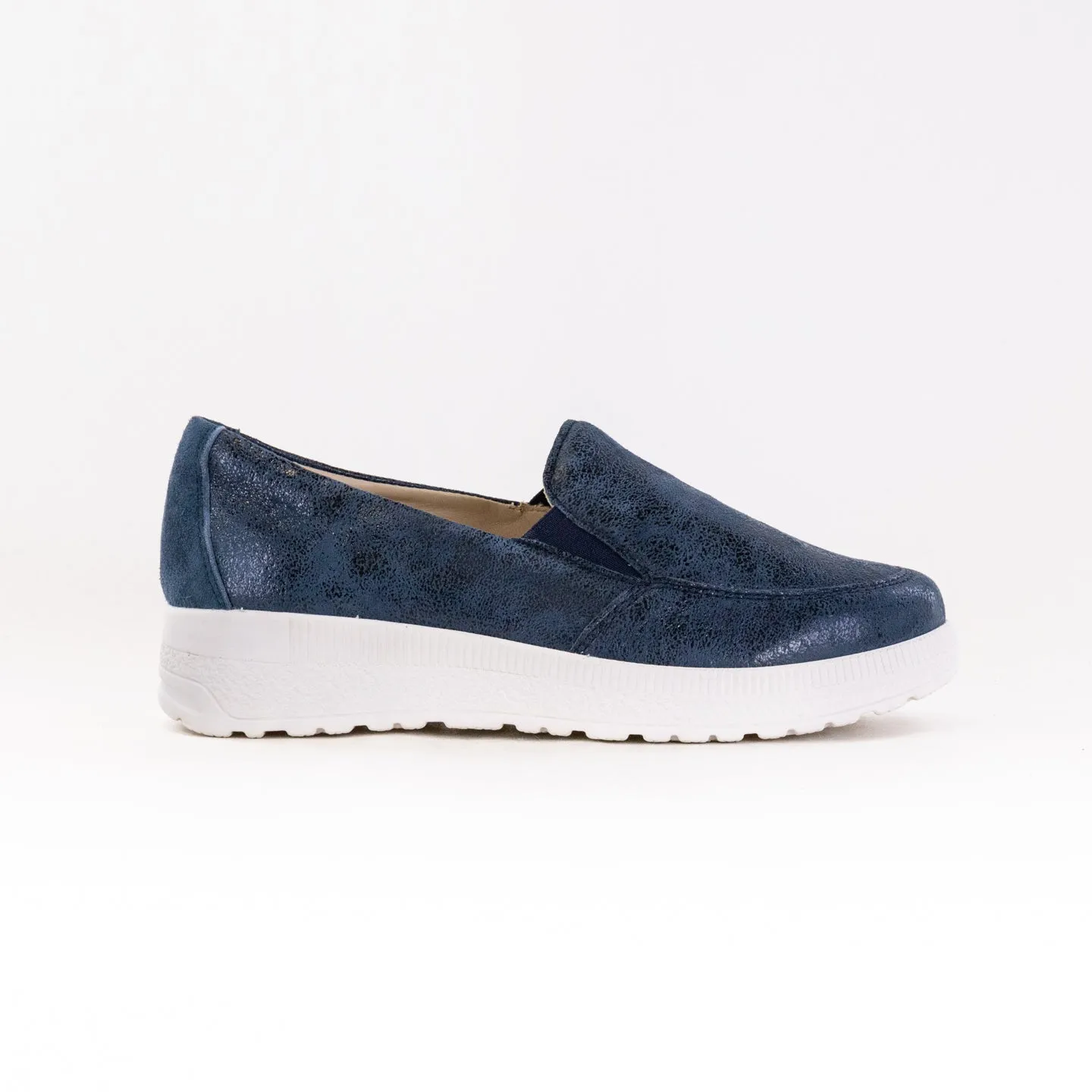 Fidelio Nori (Women's) - Marine Spettro athleisure look