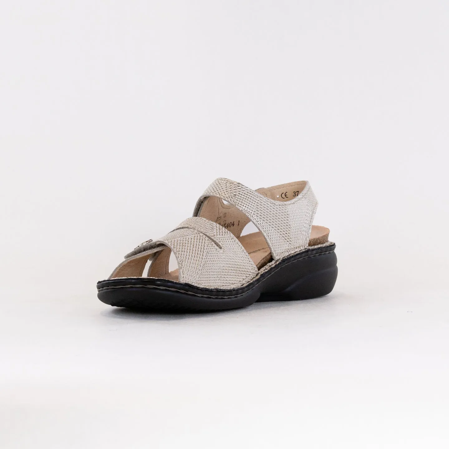 Finn Comfort Gomera-S (Women's) - Woody Champagne Travel Ease