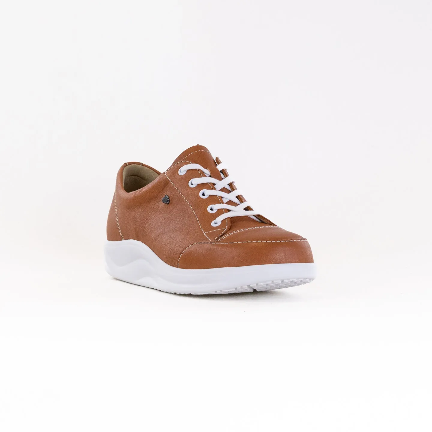 Finn Comfort Ikebukuro (Women's) - Saddle street ready