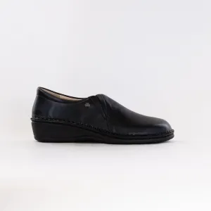 Finn Comfort Newport (Women's) - Black Leather seasonless design
