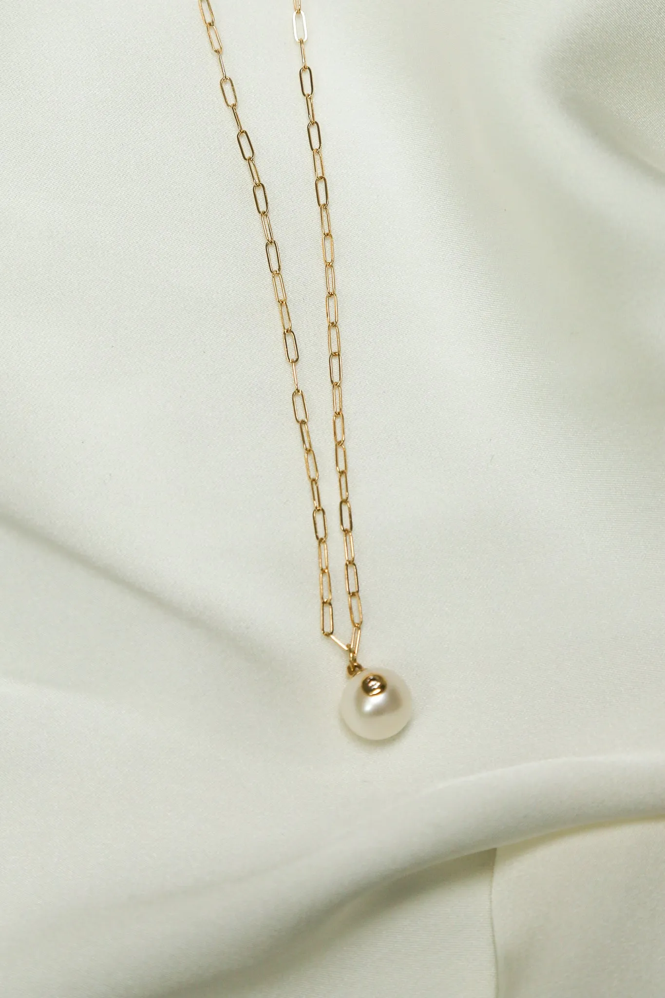 FRESH WATER PEARL NECKLACE festive pick