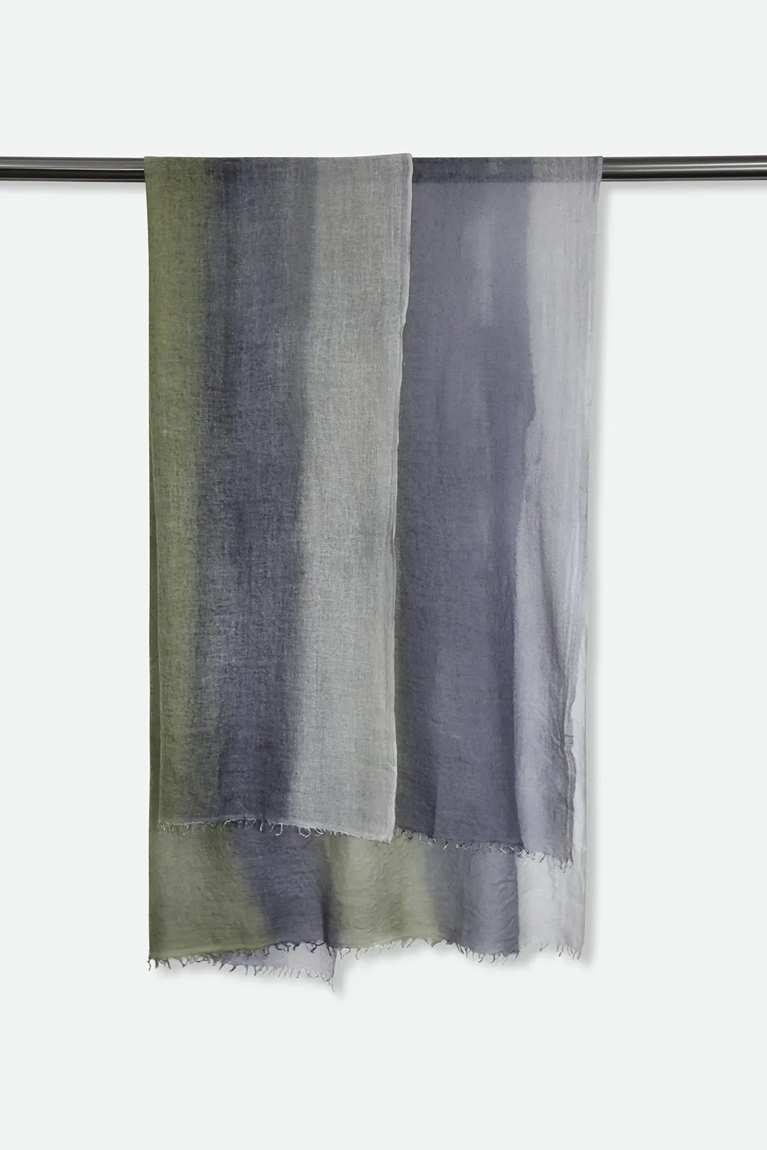 GRIGIO BANDA SCARF IN HAND DYED CASHMERE seasonal hug