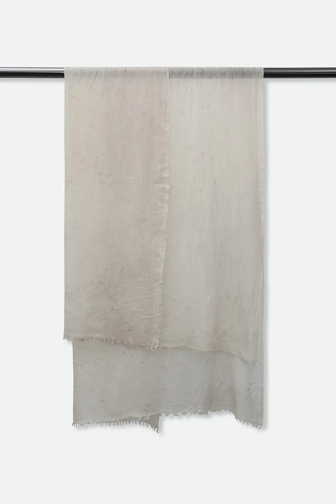HESSIAN QUARTZ SCARF IN HAND DYED CASHMERE stylish edge
