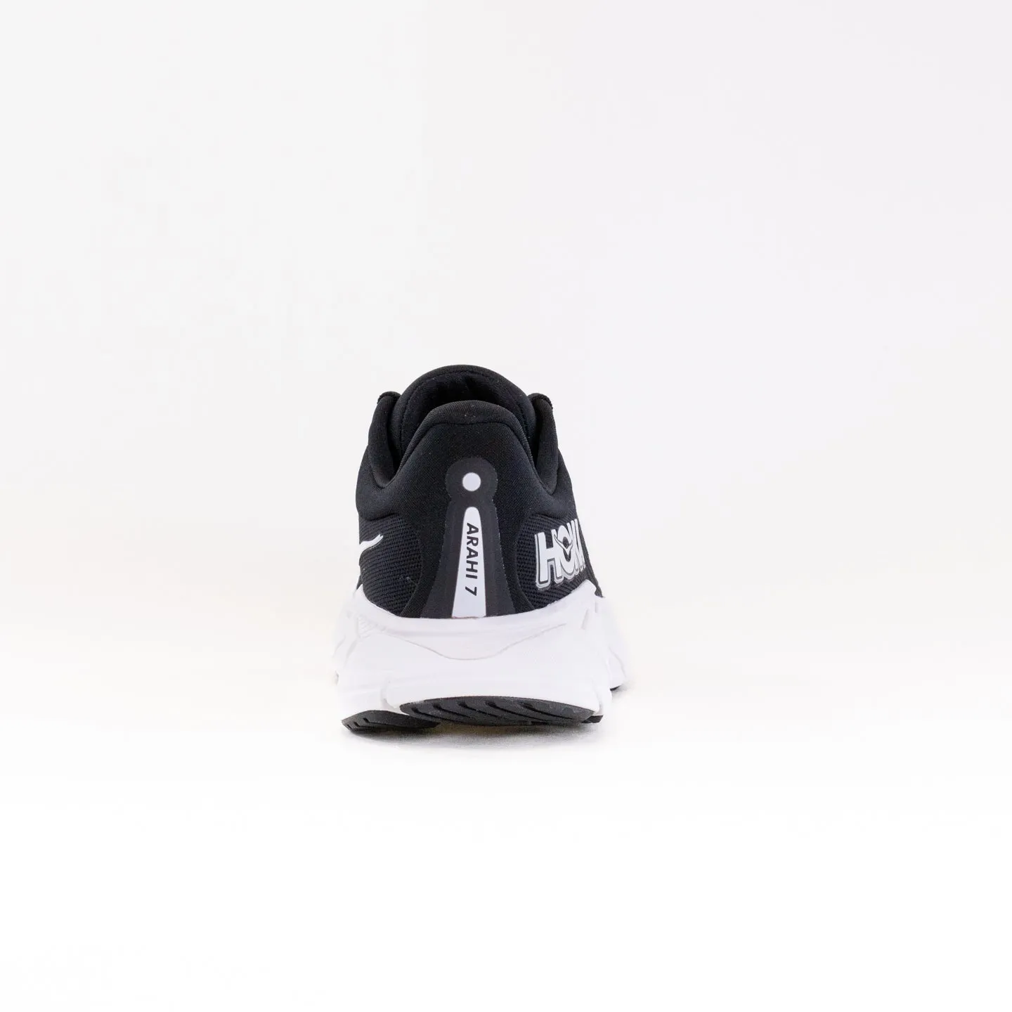 Hoka Arahi 7 Wide (Women's) - Black/White foot cooling