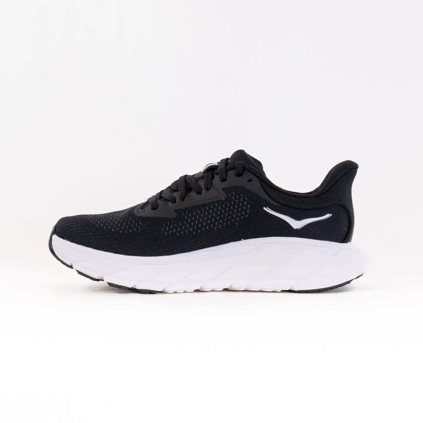 Hoka Arahi 7 Wide (Women's) - Black/White heel wrap