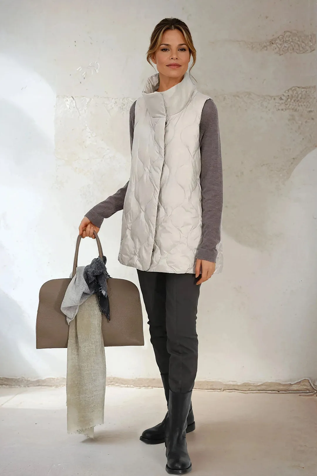 LA ROCHE VEST IN LIGHTWEIGHT GOOSE DOWN cloudy mood