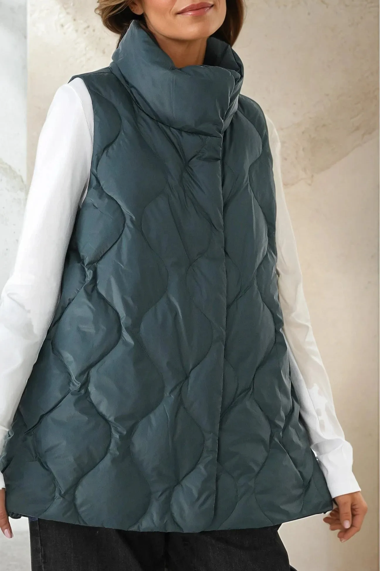 LA ROCHE VEST IN LIGHTWEIGHT GOOSE DOWN cozy day