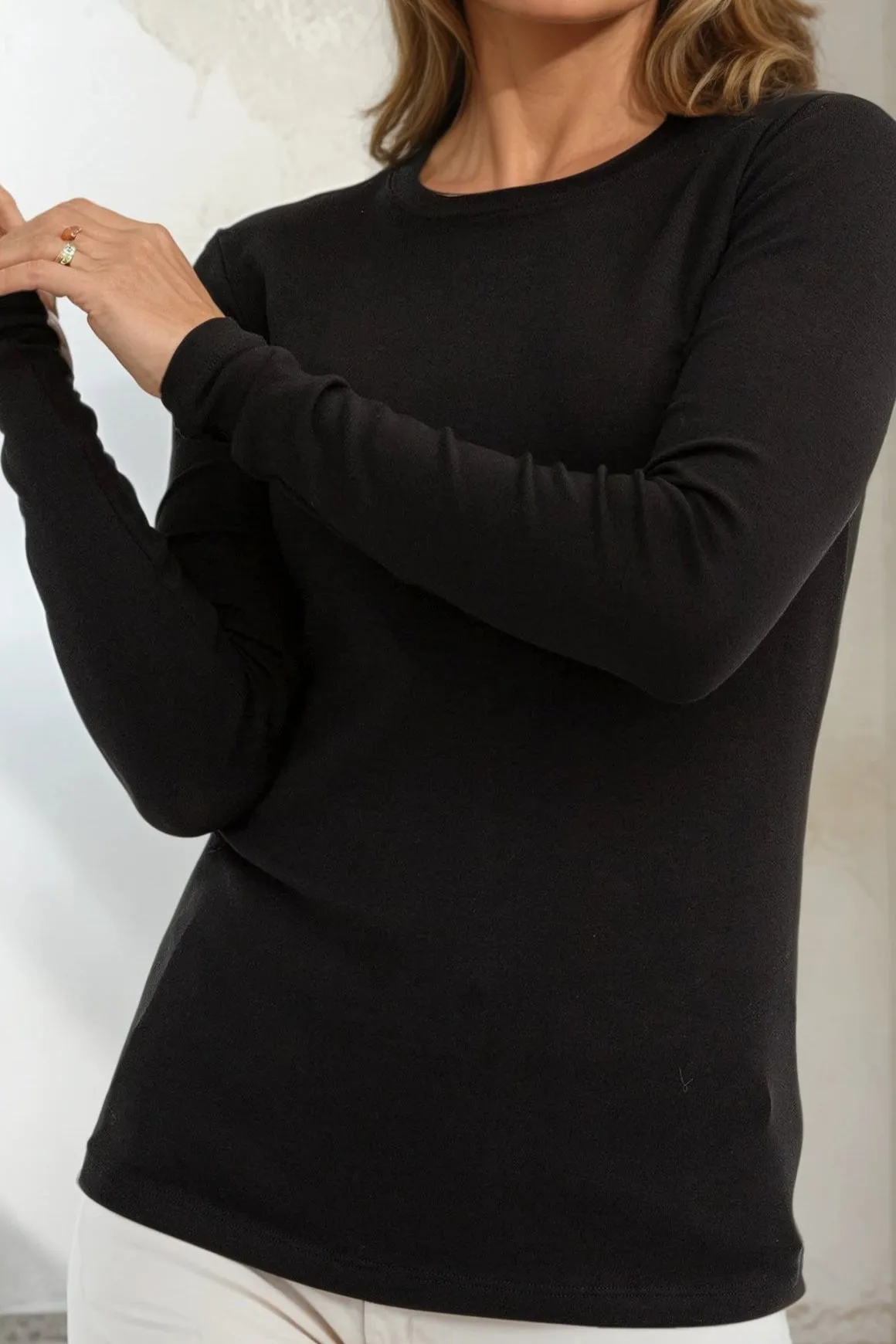 LONG SLEEVE CREW IN PIMA COTTON STRETCH move freely