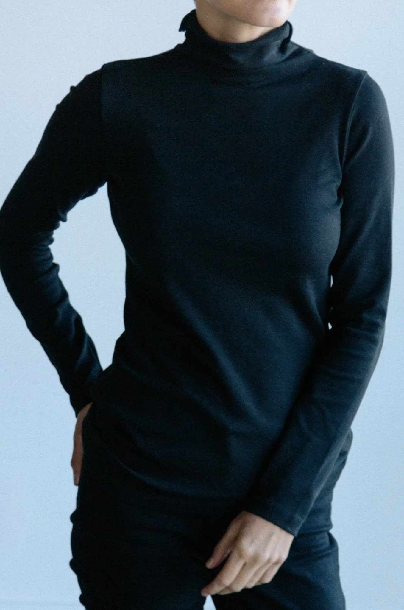 LONG SLEEVE TURTLENECK IN PIMA COTTON STRETCH simple chic