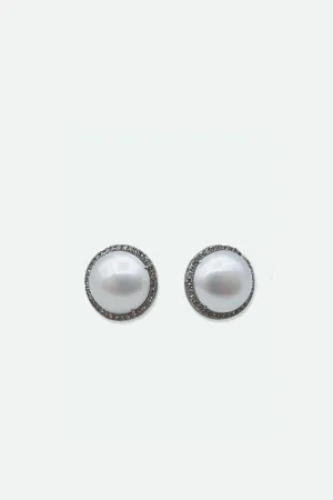MOTHER OF PEARL AND DIAMOND STUD cool shine MOTHER OF PEARL AND DIAMOND STUD glam edit