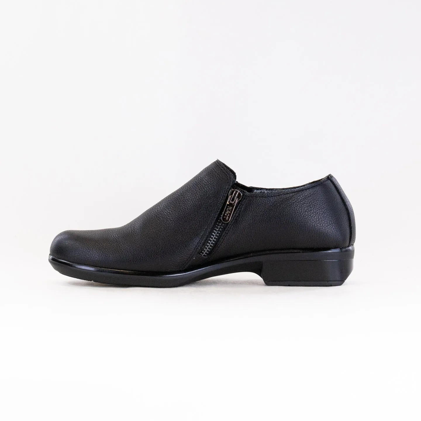 Naot Autan (Women's) - Black Soft Leather stable gear