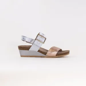 Naot Dynasty (Women's) - Rose Gold/Pearl White Calm Feet Naot Dynasty (Women's) - Rose Gold/Pearl White Ease Mode