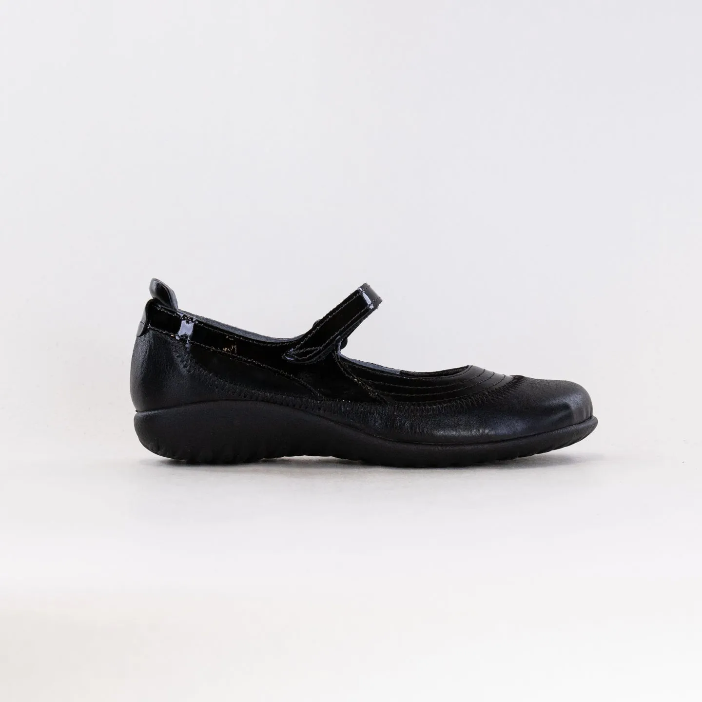 Naot Kirei Wide (Women's) - Black uphill ease