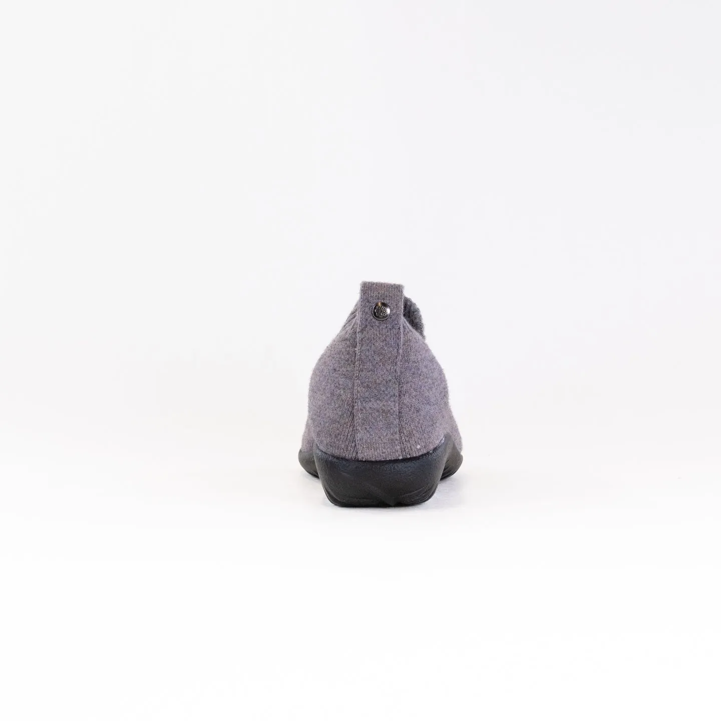 Naot Nuku (Women's) - Gray Knit W/ Black firm track
