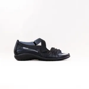 Naot Papaki (Women's) - Black Soft Leather Smart Ease